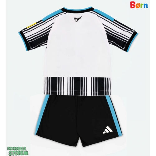 Newcastle United Replika Babytøj Hjemmebanesæt Børn 2026-27 Kortærmet (+ Korte bukser)